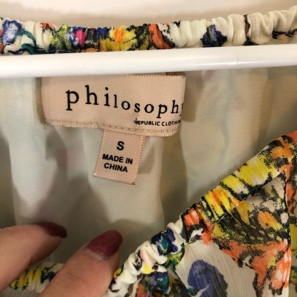 5/$25 Philosophy Off the Shoulder Floral Blouse S - Picture 2 of 5